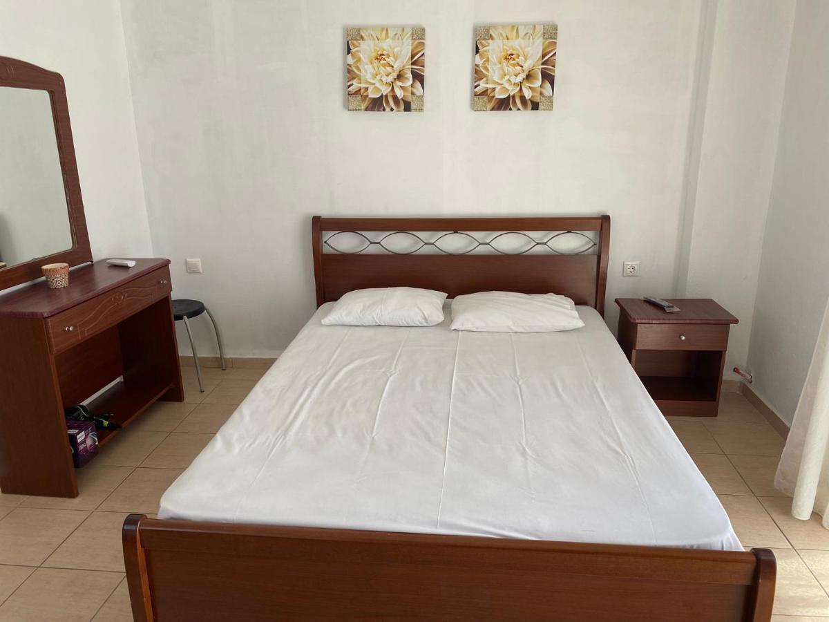 Sofia Studios 尼尔斯吉尼 外观 照片