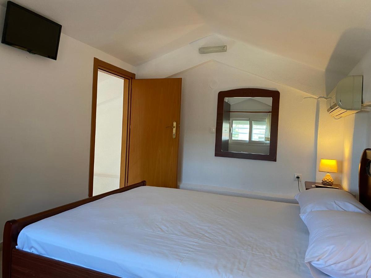Sofia Studios 尼尔斯吉尼 外观 照片